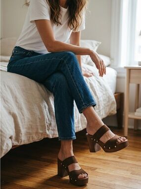 Ilaria Sartori 100% Genuine Leather Sandals with Chunky Heel